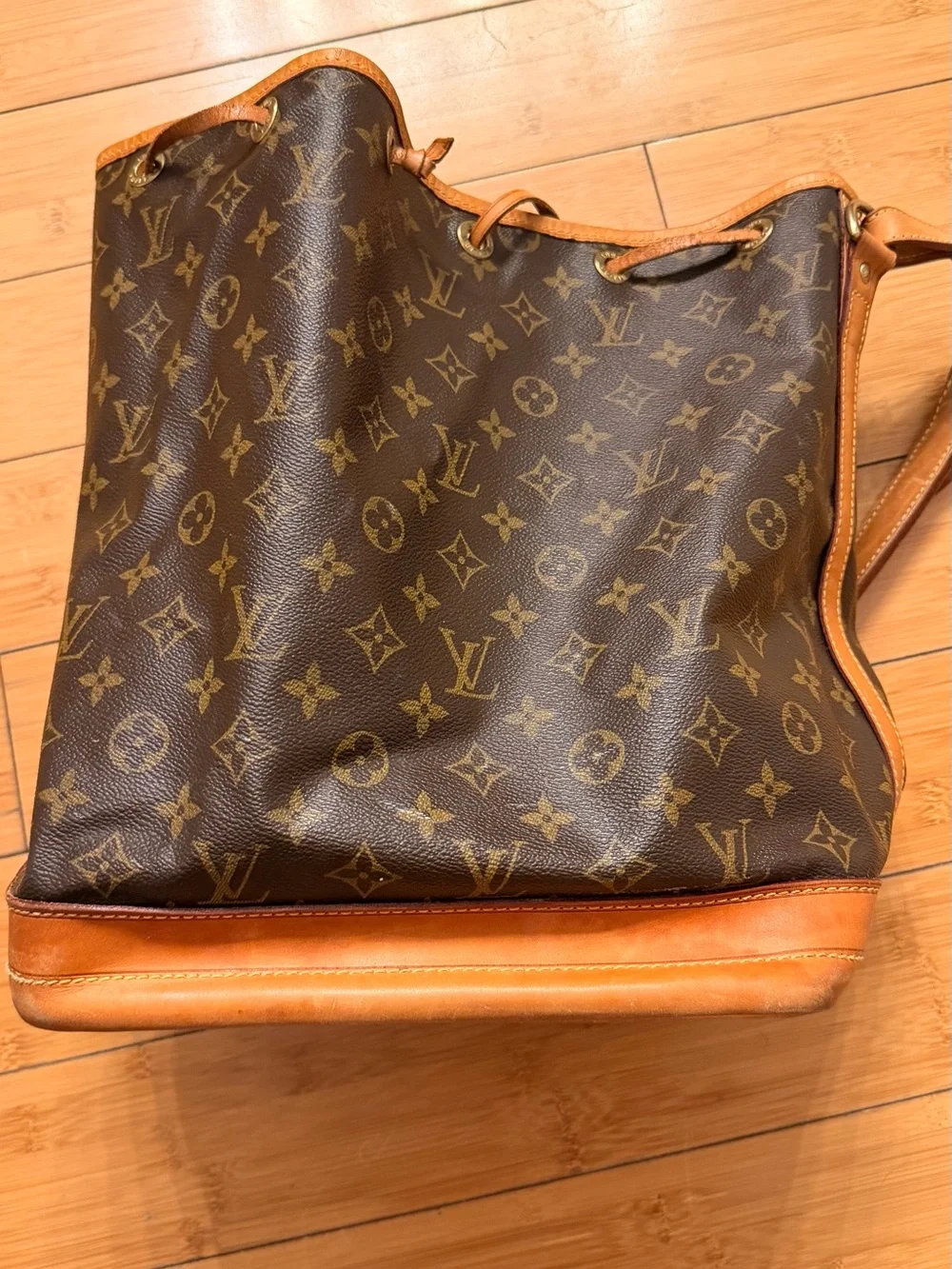 Louis Vuitton Monogram Canvas Drawstring Shoulder Bag with Tan Trim
